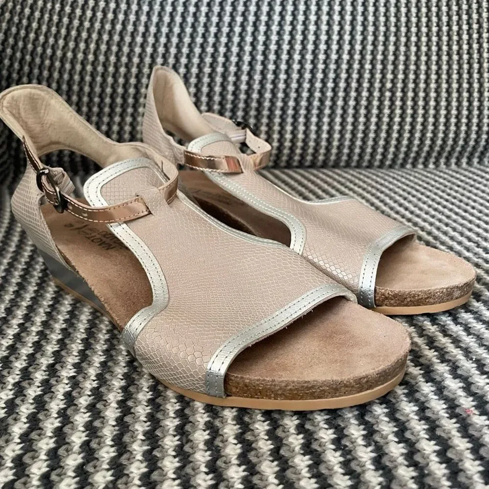 Naot Fiona women’s shoe size 11-11.5 (42) wedge sandal